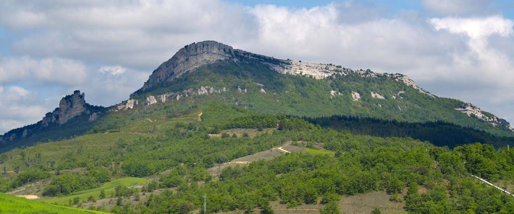Vista del monte Soila desde el camino hacia Bujanda / Soila mendiaren bista Bujandara doan bidetik